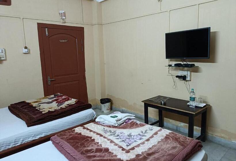 فندق Yuvraj Palace