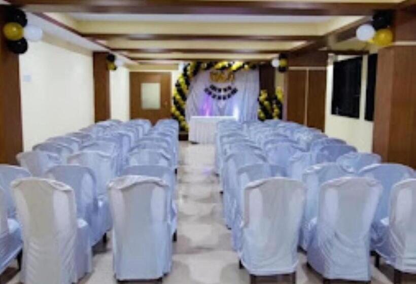 فندق Z Square Bicholim Goa