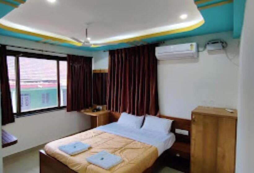 فندق Z Square Bicholim Goa