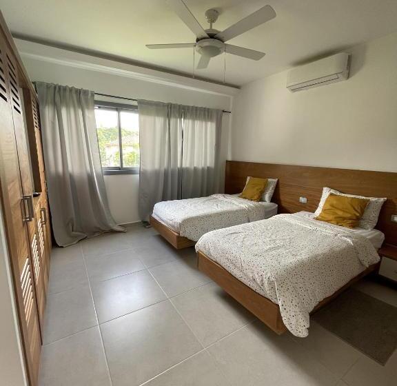 Los Peacocks   Premier Accommodations