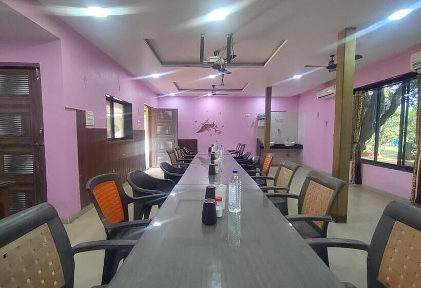 Opulence Boutique Resort, Alibaug