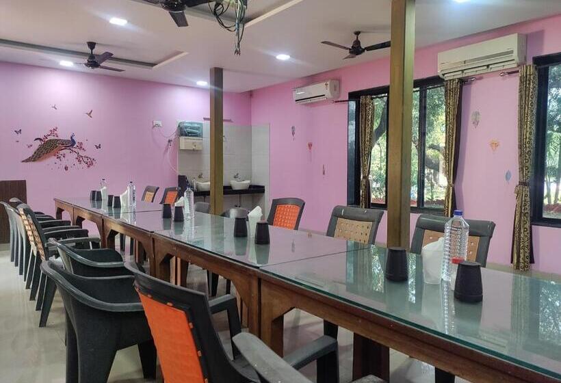 Opulence Boutique Resort, Alibaug