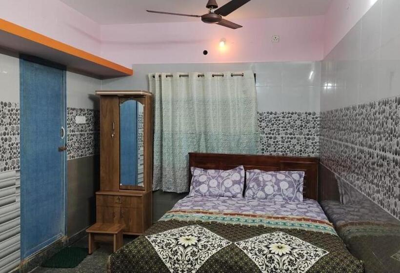 פנסיון Anbu Home Stay