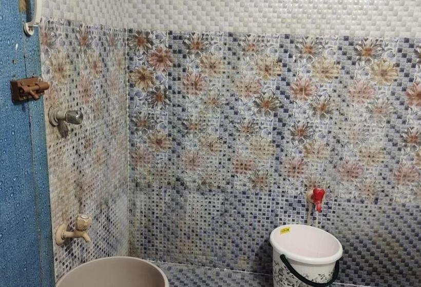 פנסיון Anbu Home Stay