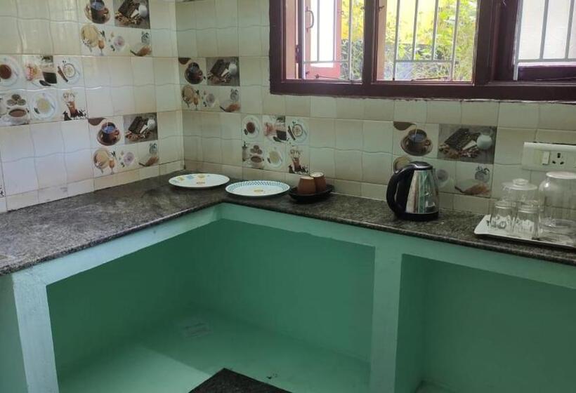 פנסיון Anbu Home Stay