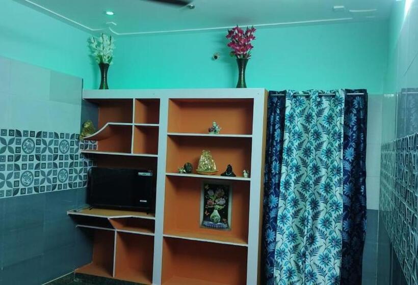 פנסיון Anbu Home Stay