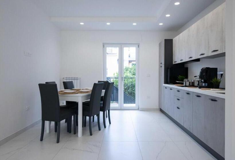 פנסיון Ansiro Rooms Home Business