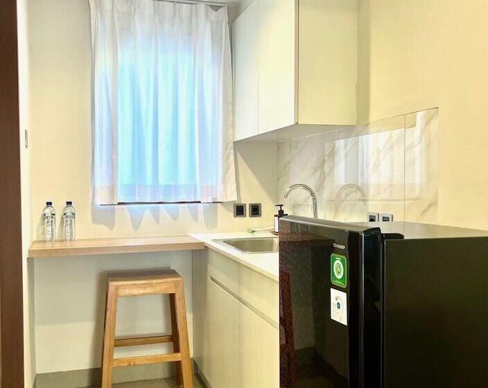 פנסיון Charlie Guest House