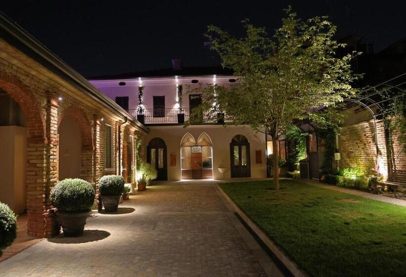 بنسيون Domus Aquenigre