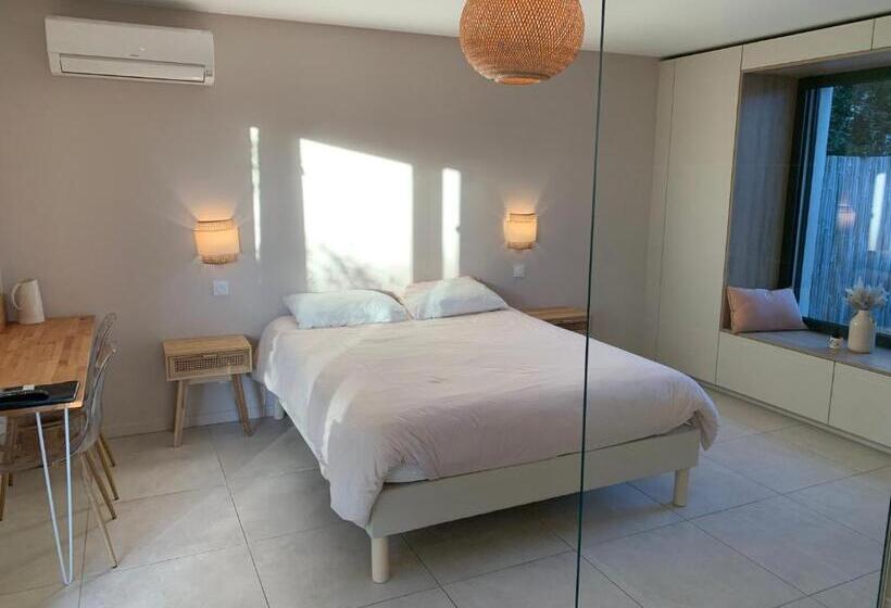 بنسيون Entre Baume Et Bulles