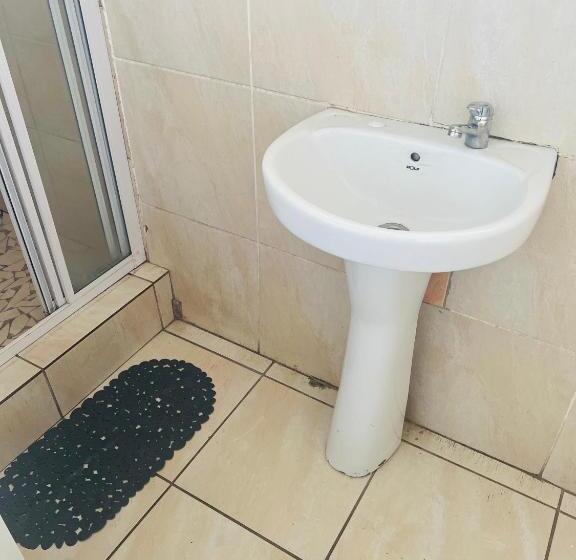 بنسيون Executive Guesthouse