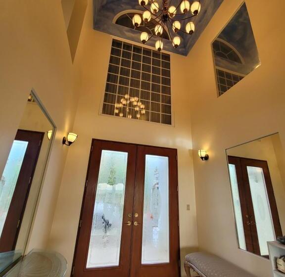 פנסיון Guam Theo House