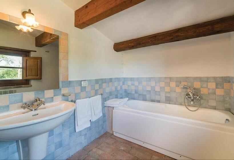 פנסיון La Tufaia