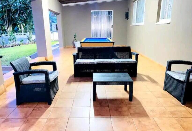 פנסיון Listos Guest House