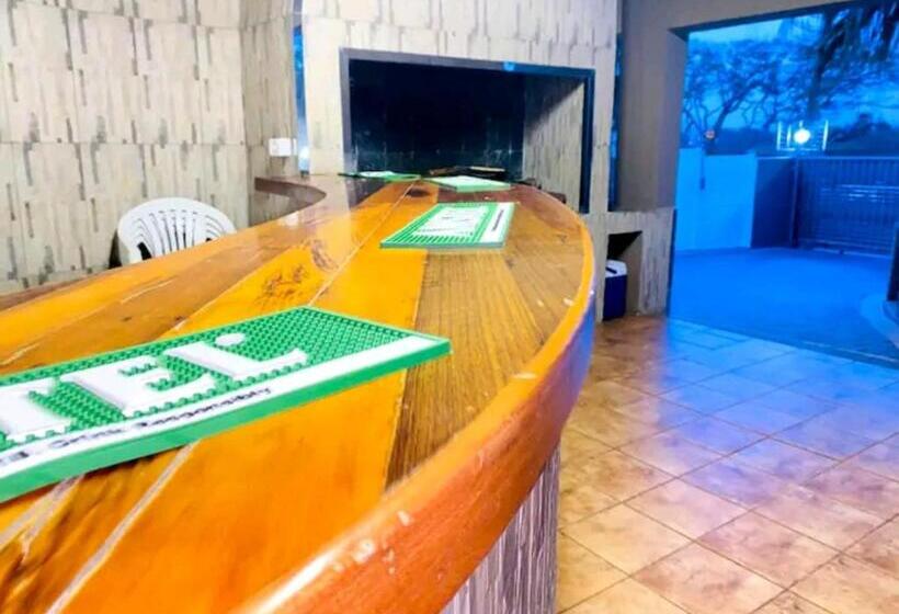 פנסיון Listos Guest House