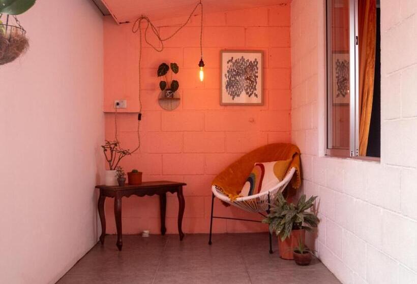 پانسیون Lolas Hostal Apartamento Equipado