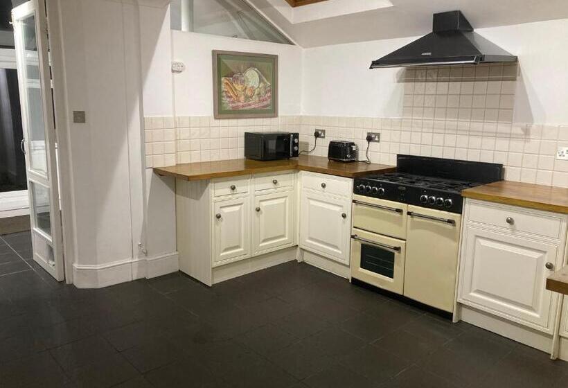 膳宿费 Luxury Guest House