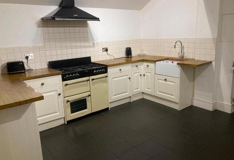 膳宿费 Luxury Guest House