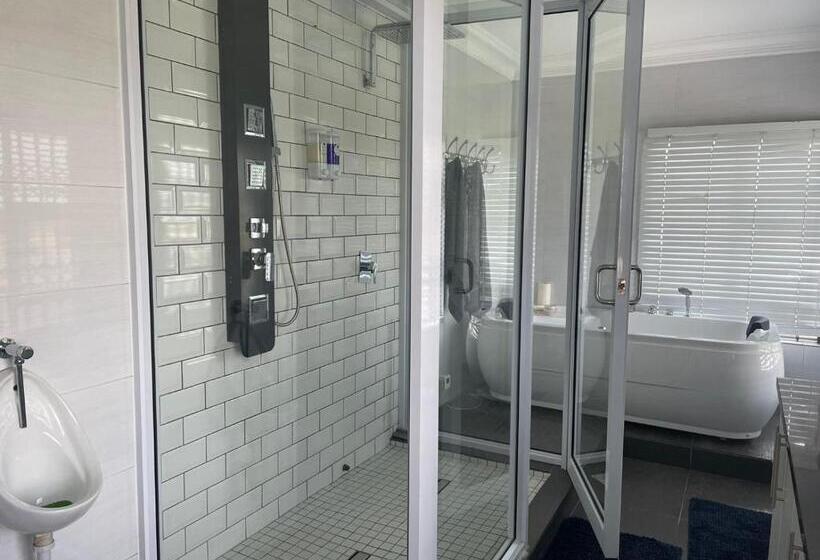 פנסיון Oaktree