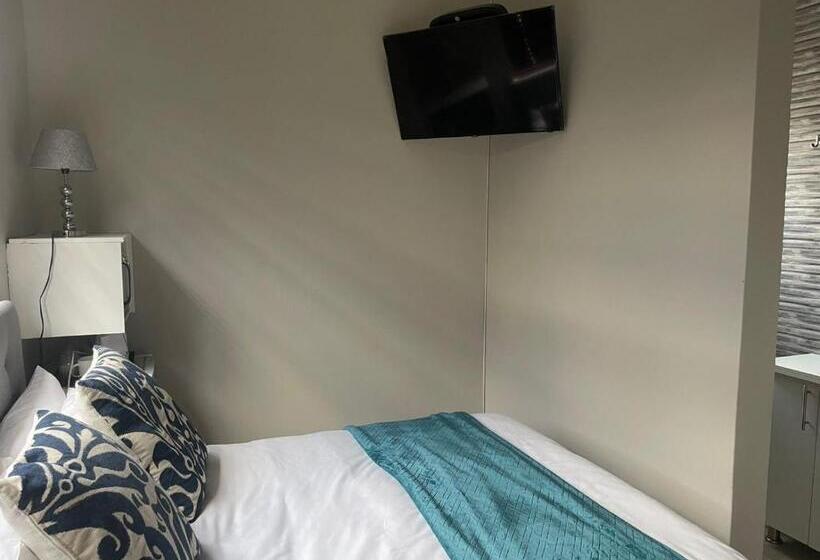 פנסיון Oaktree