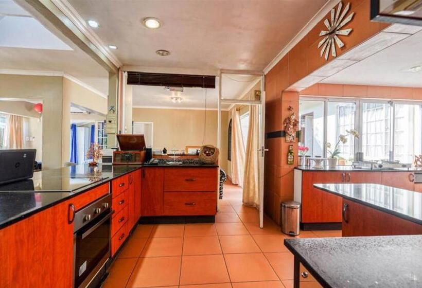 פנסיון Peaceville