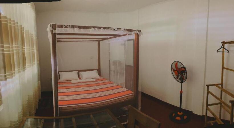 פנסיון Praba Villa