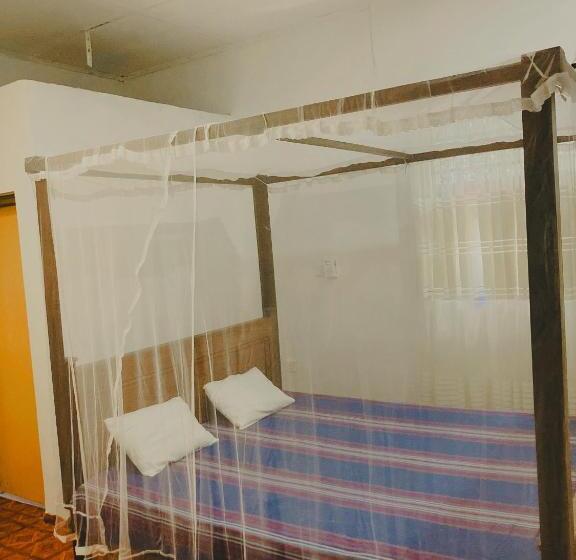 פנסיון Praba Villa