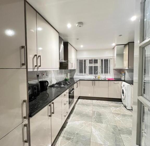 ペンション Stayeasy En Suite London