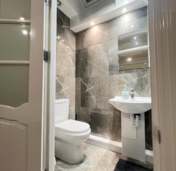 ペンション Stayeasy En Suite London