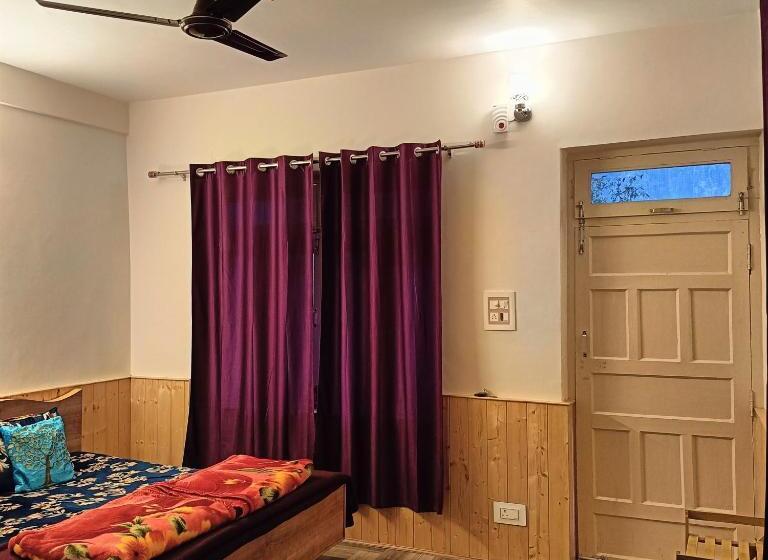 ペンション The Golden Ray S Kasol