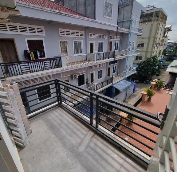 بنسيون The Hub Kampot