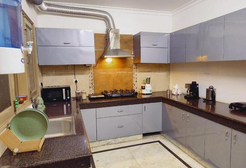 پانسیون Vedas 13 Stay S