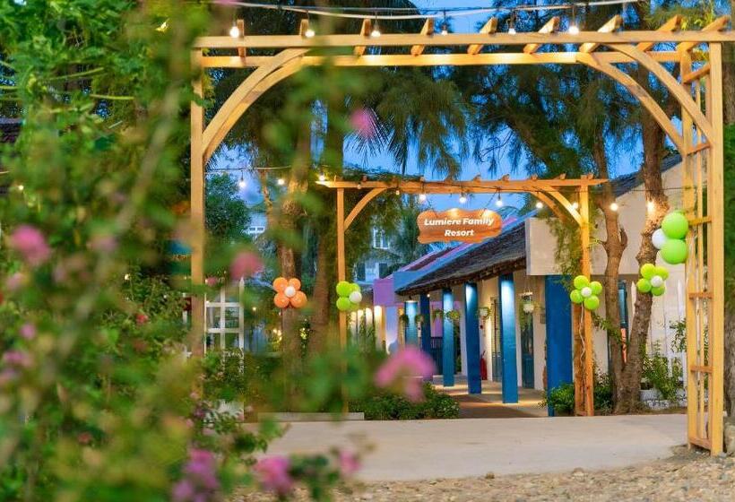 استراحتگاه Lumiere Family Village Dong Tac