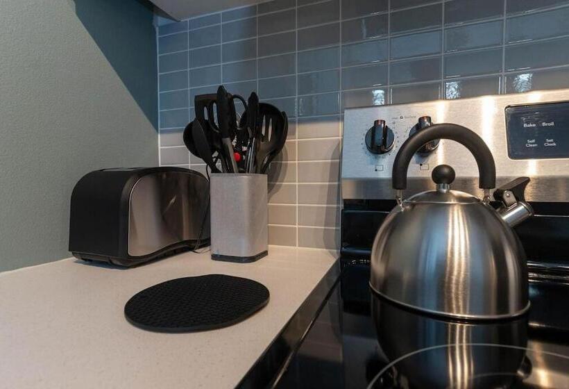 Self Check In Washer Dryer 4ksmart Tv King Bed Gym