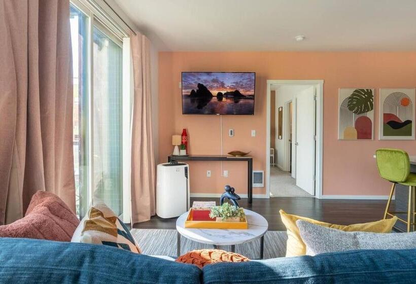 Spacioustwo Bdrm2bathrmlaundrygympaid Parking