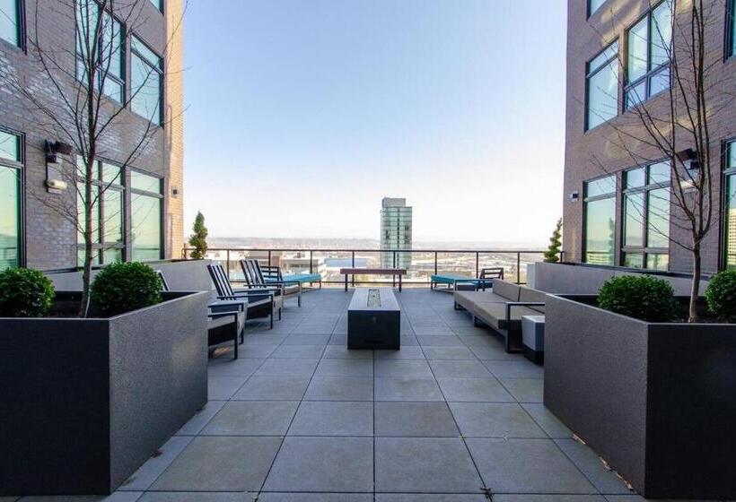 Top Floorbalcony55 4k Smart Tv360 Rooftop View