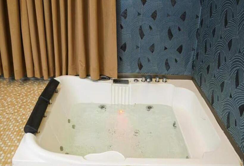 فندق باليت كريدي الفاخر Palette Luxury Credi