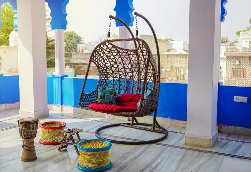 12 Monks Hostel Pushkar