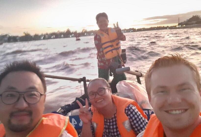 هاستل Mekong Delta Official
