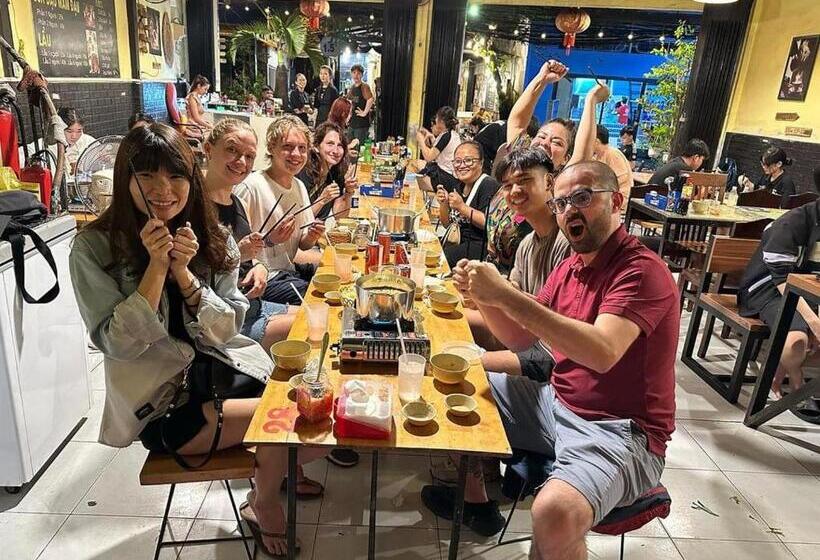 هاستل Mekong Delta Official