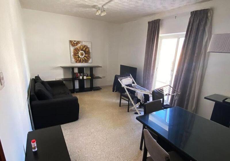 هاستل Eem Only Girls Student Residence