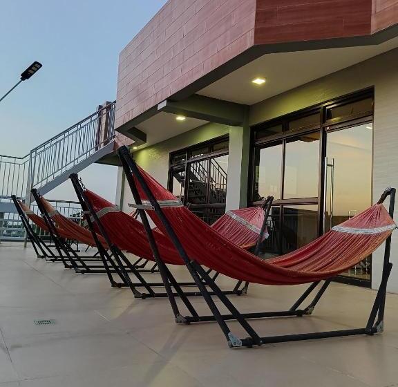 הוסטל Grayhouse Inn Tagaytay