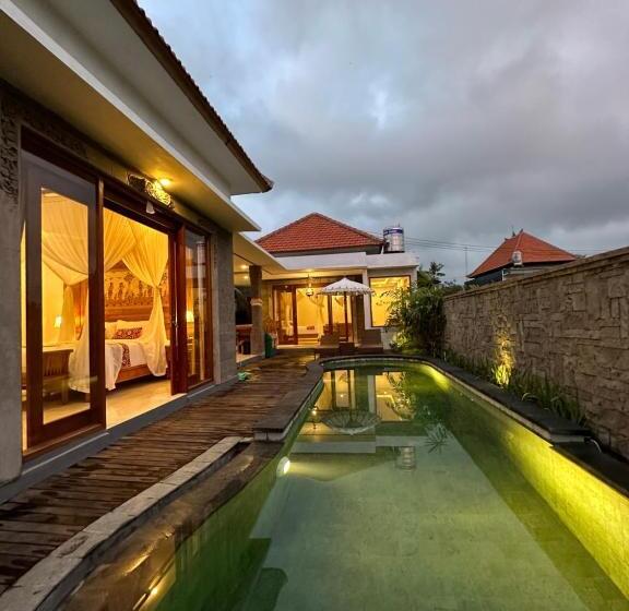 호스텔 Gyanesh Villa