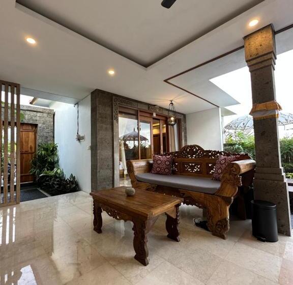 호스텔 Gyanesh Villa