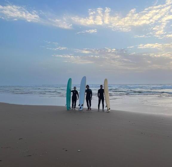 هاستل Paddle Out Morocco