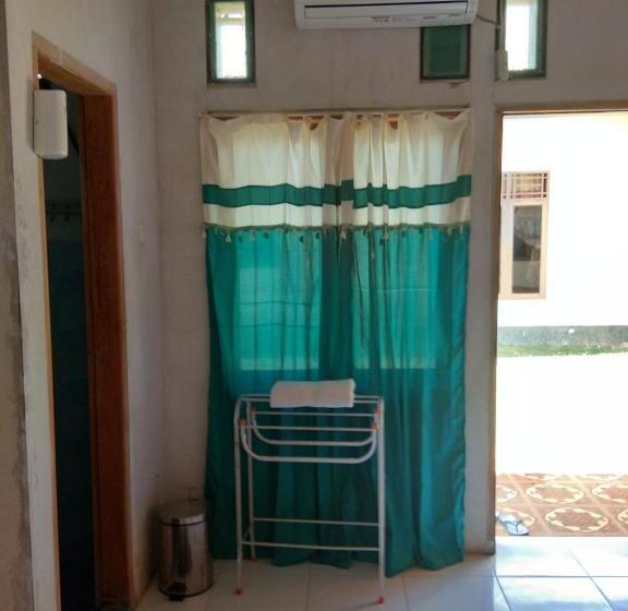 هاستل Penginapan Arwana Inn