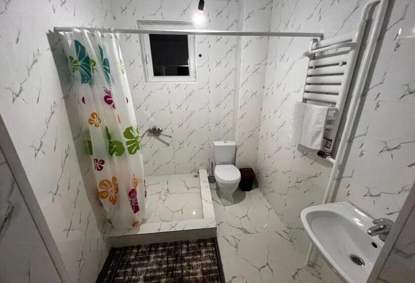 هاستل Warm House