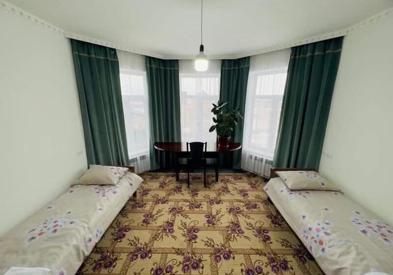 هاستل Warm House