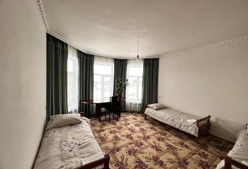 هاستل Warm House