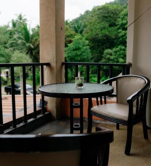 Aonang Knockout Hostel